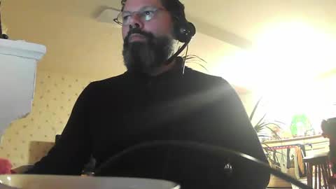 Gio online show from December 9, 4:51 pm