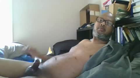 eyequee0007 online show from April 22, 7:40 pm