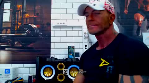 fabxxxl online show from February 15, 4:01 pm