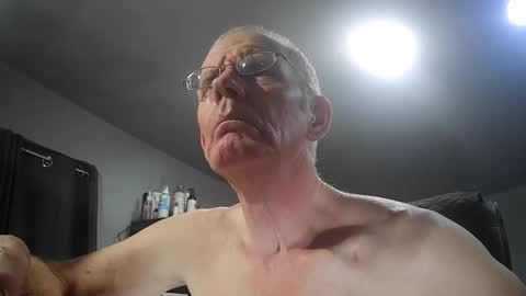 fantasyresort online show from April 4, 3:25 am