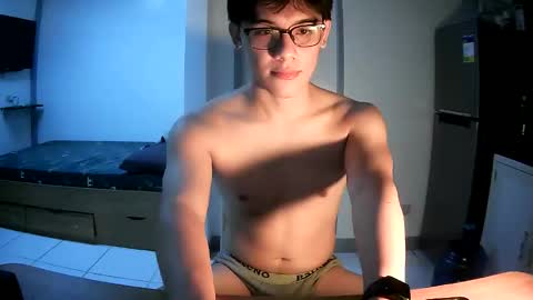fastfucker_22 online show from May 14, 3:21 pm