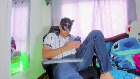 Snapshot of fatass_420 chatting on January 28, 8:15 pm Johan online show from January 28, 8:15 pm