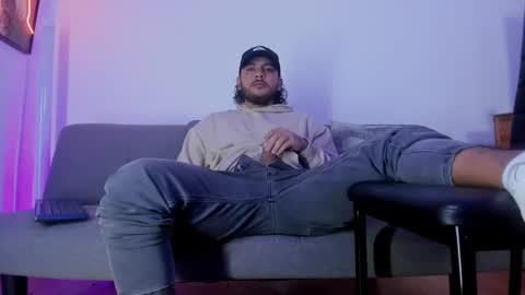 favid95 online show from November 23, 11:16 pm