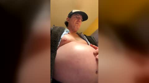 feedmyhugebelly online show from March 4, 11:23 pm