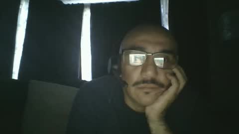 felixrlarios25 online show from May 31, 1:32 pm