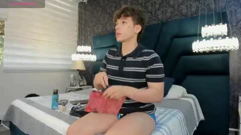 Femboy Max online show from June 23, 11:47 am