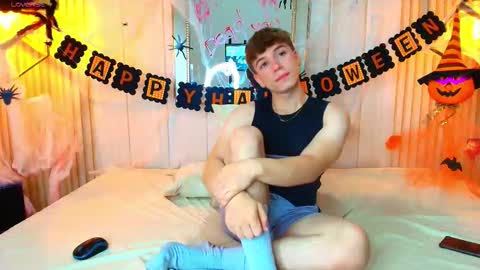 Femboy Max online show from October 23, 12:19 pm
