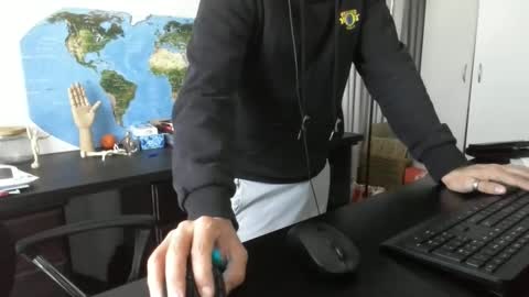 Snapshot of femdomsubby chatting on December 18, 12:54 am femdomsubby online show from December 18, 12:54 am