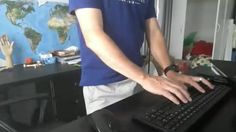 Snapshot of femdomsubby chatting on December 30, 11:38 pm femdomsubby online show from December 30, 11:38 pm