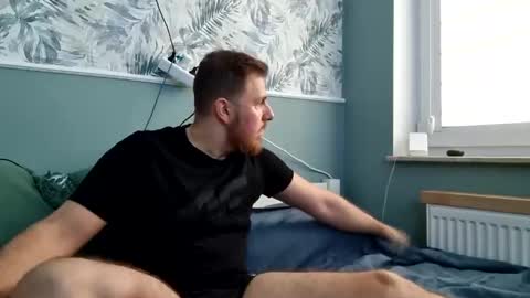 Snapshot of fikol123 chatting on January 8, 9:42 am fiolkamil online show from January 8, 9:42 am