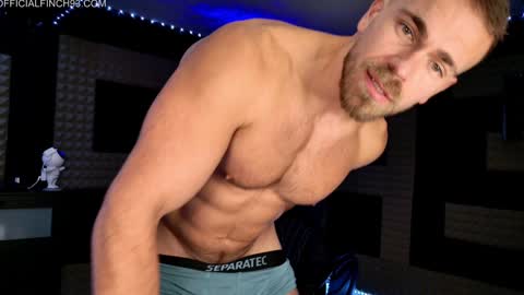 Snapshot of finch93 chatting on January 8, 7:56 pm Nick online show from January 8, 7:56 pm