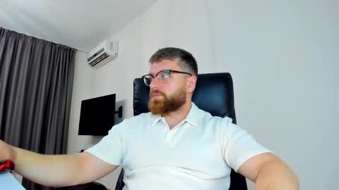 FindomGuyXXX online show from April 10, 12:12 pm