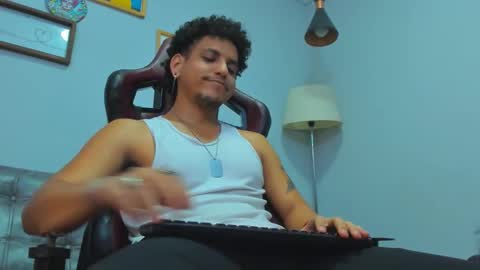 fire_boy69 online show from December 19, 5:21 pm