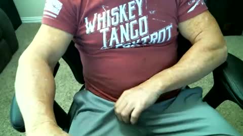 fitguy40 online show from January 18, 8:33 pm