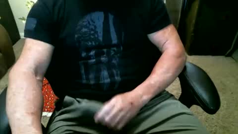 fitguy40 online show from December 13, 11:33 pm