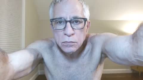 Snapshot of fitman999 chatting on February 25, 3:09 am Jon online show from February 25, 3:09 am