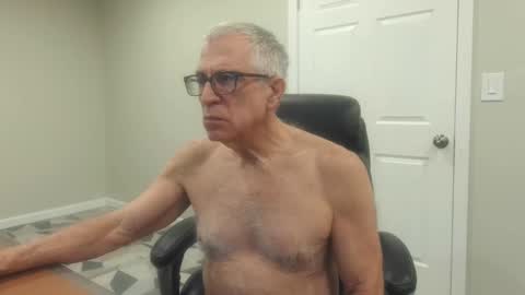 Snapshot of fitman999 chatting on February 9, 1:12 am Jon online show from February 9, 1:12 am