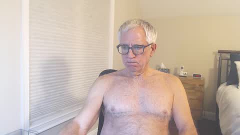 Snapshot of fitman999 chatting on January 2, 3:37 am Jon online show from January 2, 3:37 am