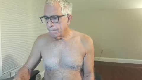 Snapshot of fitman999 chatting on October 14, 7:26 am Jon online show from October 14, 7:26 am