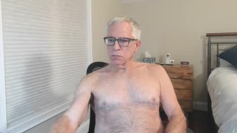 Snapshot of fitman999 chatting on December 11, 3:04 am Jon online show from December 11, 3:04 am