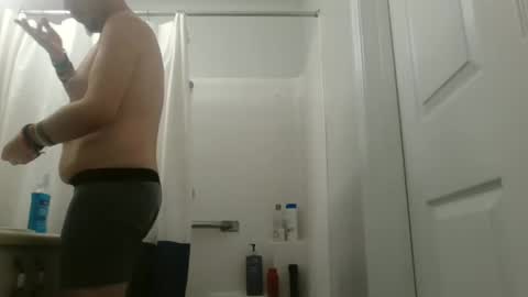 Snapshot of flboyz chatting on October 3, 2:16 am The Rain-Bro online show from October 3, 2:16 am