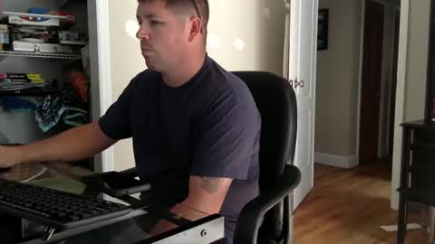 FL guy online show from December 23, 5:22 pm