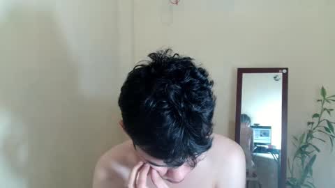 Snapshot of floriankeirxx_ chatting on October 23, 1:53 am floriankeirxx_ online show from October 23, 1:53 am