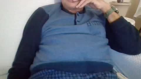 folletto1 online show from December 19, 8:17 pm