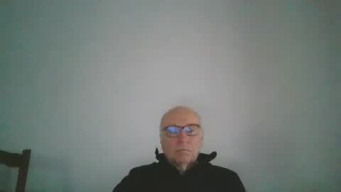 Snapshot of fra94 chatting on December 7, 1:18 pm fra94 online show from December 7, 1:18 pm