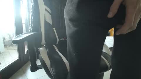 franceghj99 online show from January 14, 2:22 pm