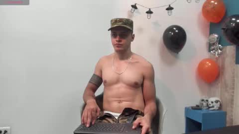 Snapshot of frank_millers chatting on October 22, 10:35 pm Frank online show from October 22, 10:35 pm