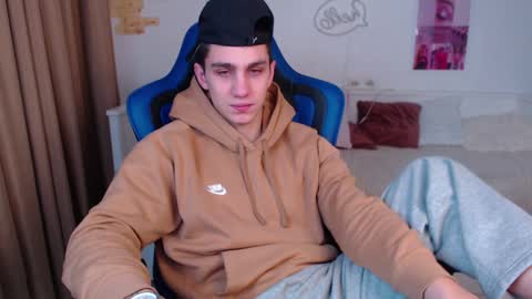 Frank online show from December 5, 2:53 am