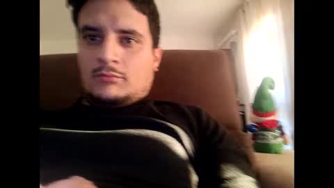 Snapshot of fraromeo2 chatting on December 20, 3:21 pm fraromeo2 online show from December 20, 3:21 pm