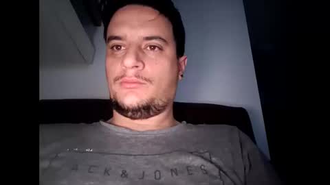 Snapshot of fraromeo2 chatting on March 1, 7:09 am fraromeo2 online show from March 1, 7:09 am