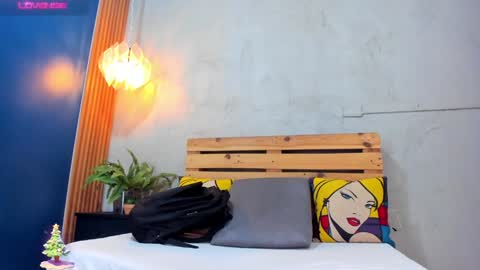 Xavier online show from December 19, 1:28 am