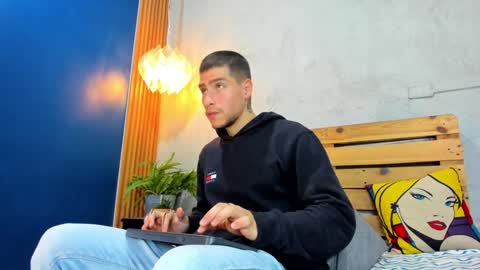 Xavier online show from December 13, 1:26 am