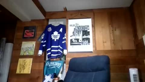 ShyFrenchie online show from April 14, 5:40 am