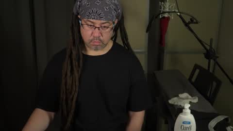 freqmoar online show from March 1, 11:32 am