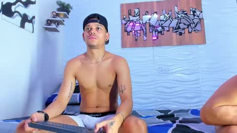 Snapshot of friendsofeverything_ chatting on September 18, 4:42 pm Adam y pitter online show from September 18, 4:42 pm