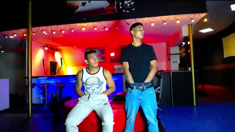 THOMAS AND DAMIAND online show from October 17, 6:23 pm
