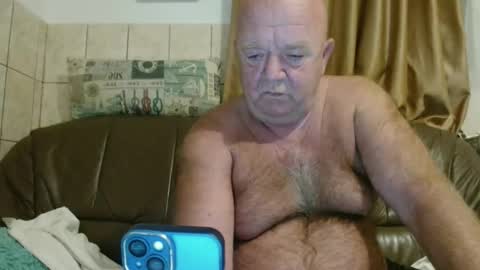 Snapshot of fullballs6 chatting on September 28, 1:36 am fullballs6 online show from September 28, 1:36 am