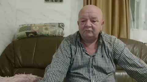 Snapshot of fullballs6 chatting on October 29, 3:42 am fullballs6 online show from October 29, 3:42 am