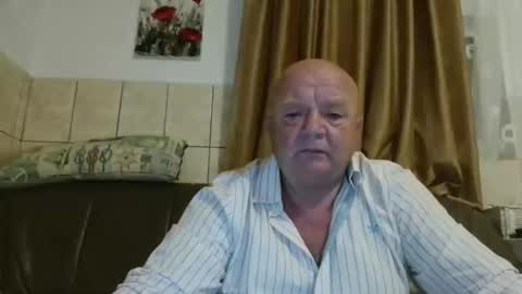 Snapshot of fullballs6 chatting on September 20, 2:22 am fullballs6 online show from September 20, 2:22 am