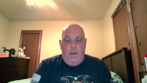 funguywi45 online show from April 28, 1:38 pm