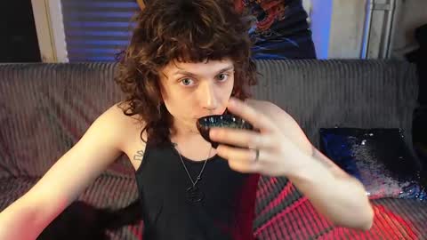 Ian online show from April 15, 7:14 pm