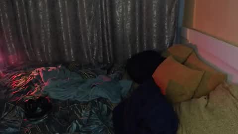 Ian online show from December 2, 11:32 pm