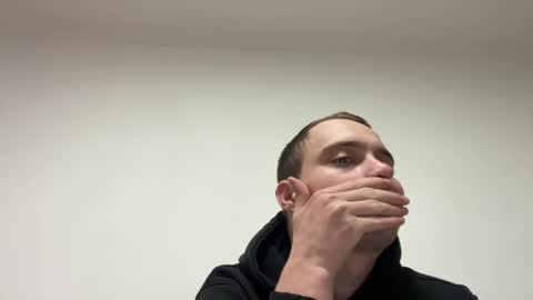 Max online show from March 9, 9:53 pm