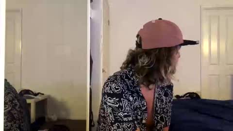 gcsurfer81 online show from March 6, 9:17 am