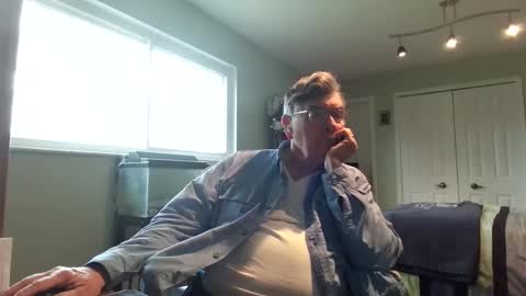 GeneOx online show from April 21, 2:23 pm