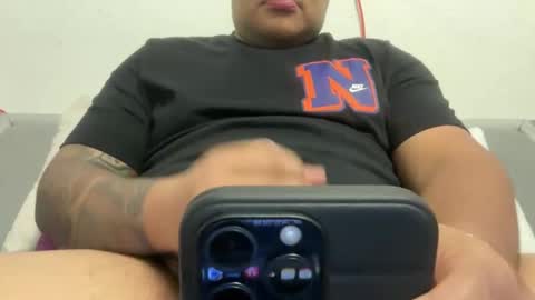 genesemens77 online show from December 3, 2:17 am